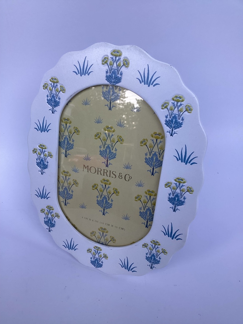 Morris & Co. Floral Accents Oval Wavy Picture Frame Fits 4”x6” Photo